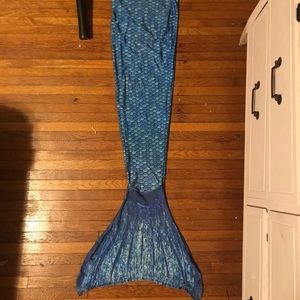 FinFun mermaid tail size 10 youth